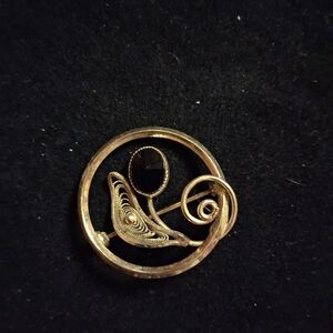Winard 12kGold Filled and Black Onyx Swirl Brooch